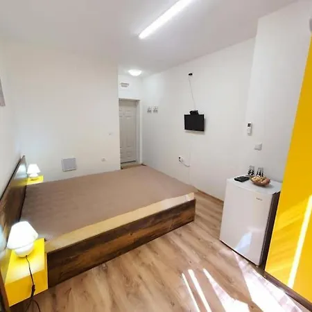 Neptun-yellow * Приморско